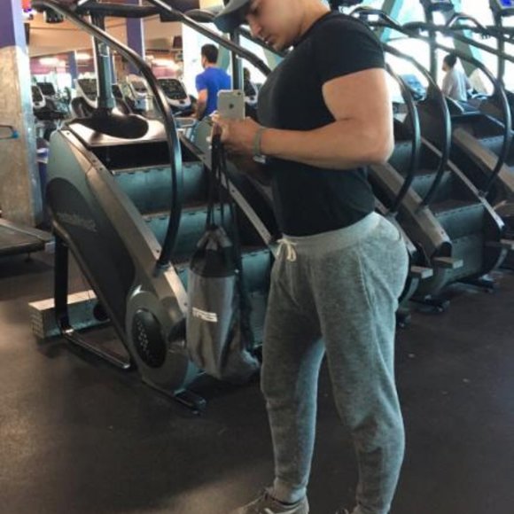 Meet your Posher, Gio - Picture 11 of 15